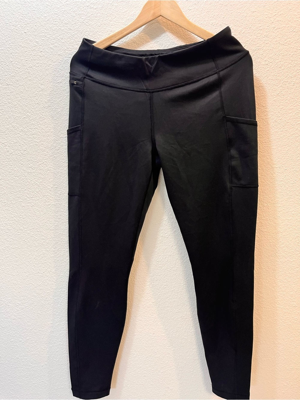 Patagonia Black High-Rise Leggings with Side Pockets